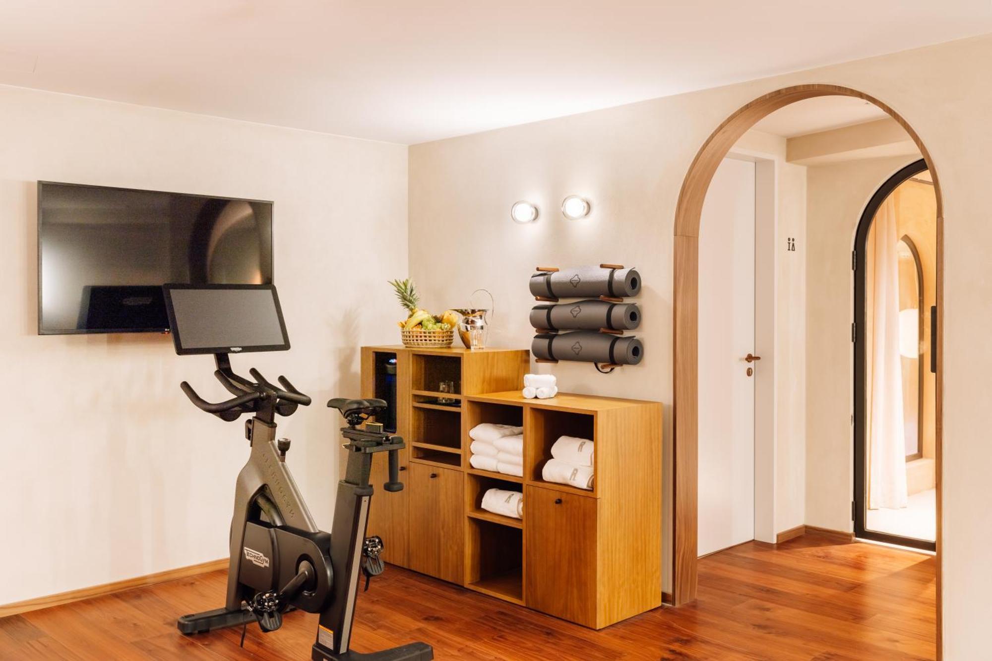 The Rebello Hotel & Spa - Small Luxury Hotels Of The World Vila Nova de Gaia Esterno foto The gym at the Hotel